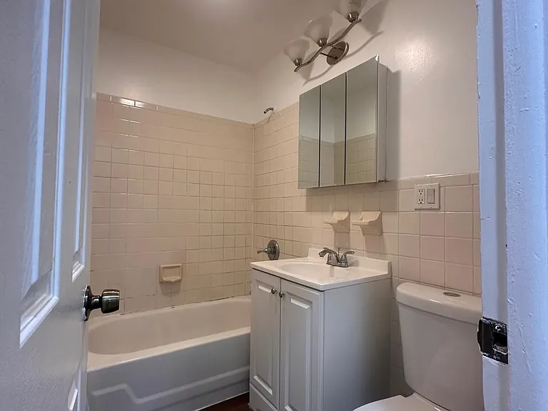 544 Grove St — Photo 6