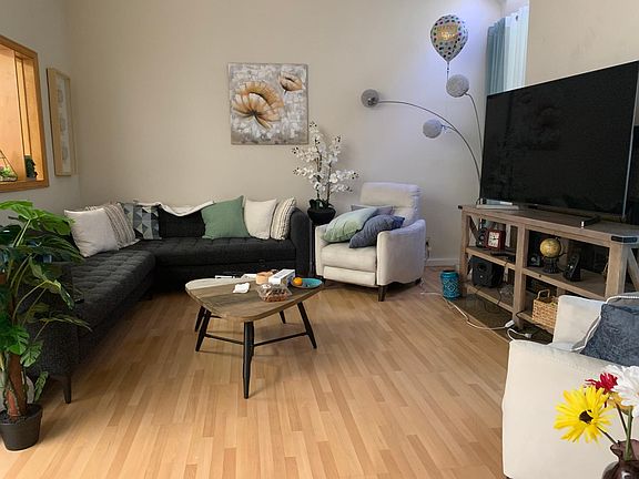 5th image of 4432 Emerald St #16