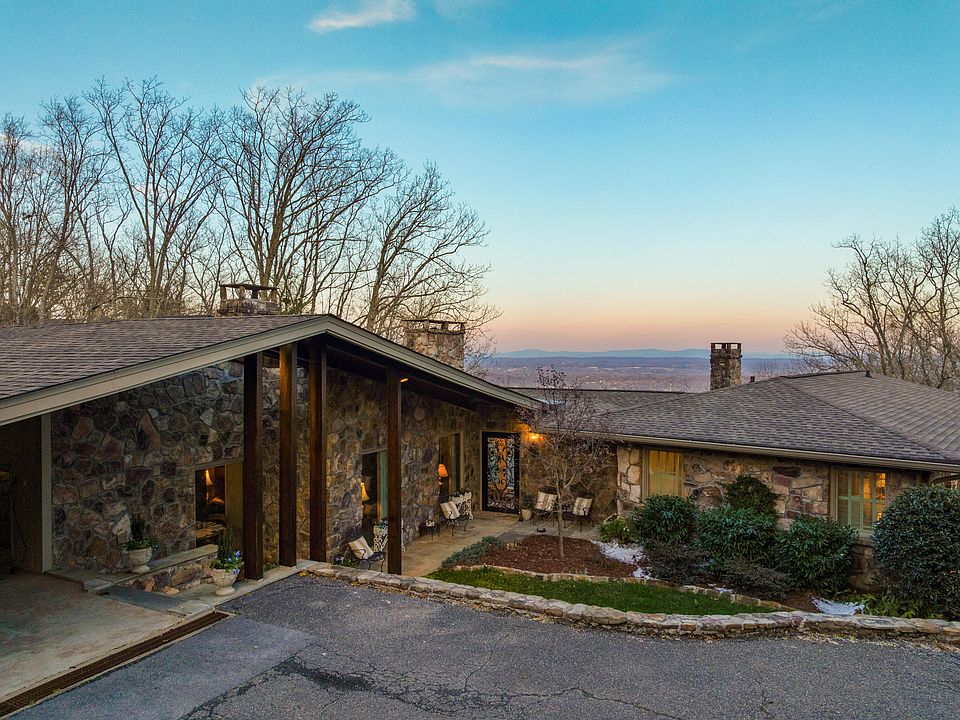 16th image of 1001 Fleetwood Dr