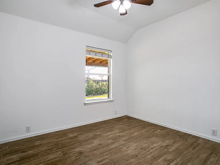 7800 Harvest Hill Rd — Photo 14