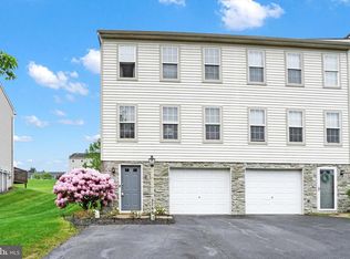 2768 Woodmont Dr, York, PA
