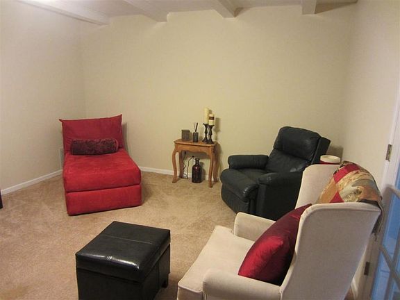 3rd image of 8920 Raven Dr