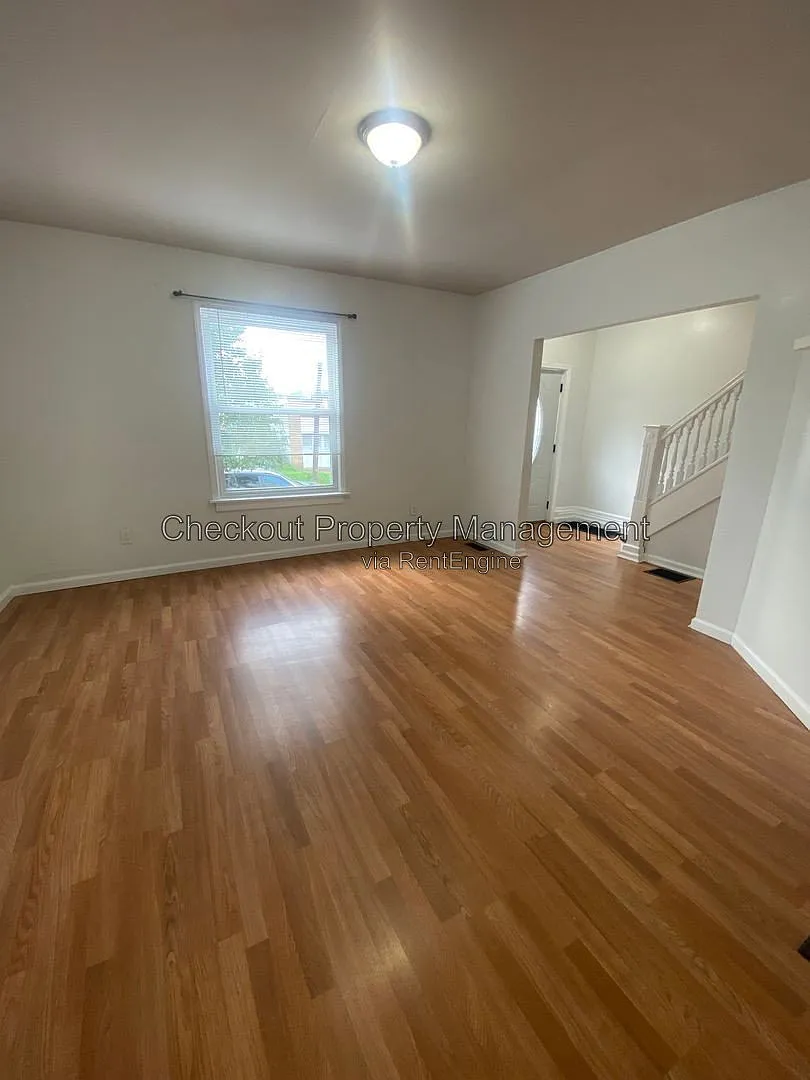 2 bed, 2.0 bath, 1200 sqft, $1,295 — Photo 2