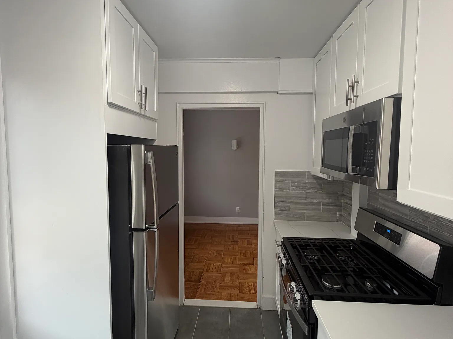 186th Ln, Fresh Meadows — Photo 3