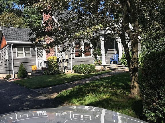 2nd image of 93 E 25th St