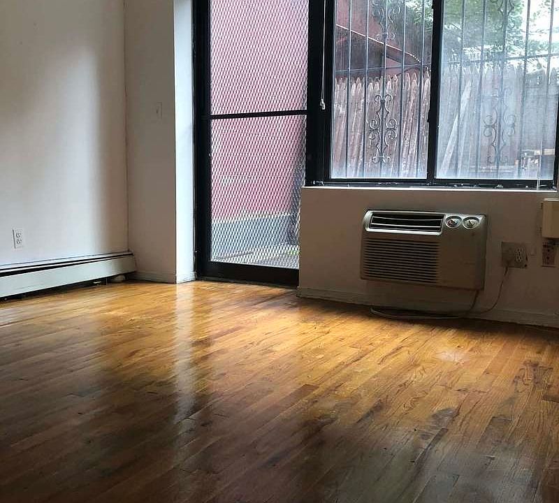 1st image of 530 W 47th St #1AB