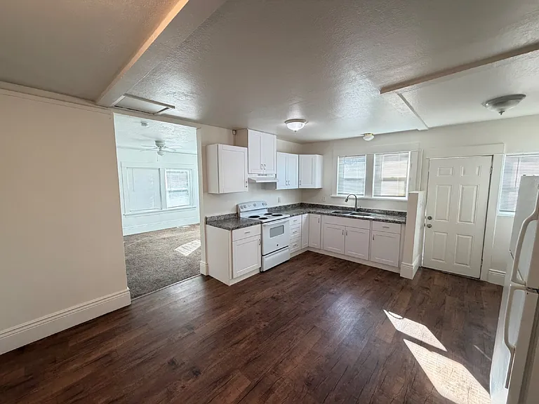 1819 Q St — Photo 9