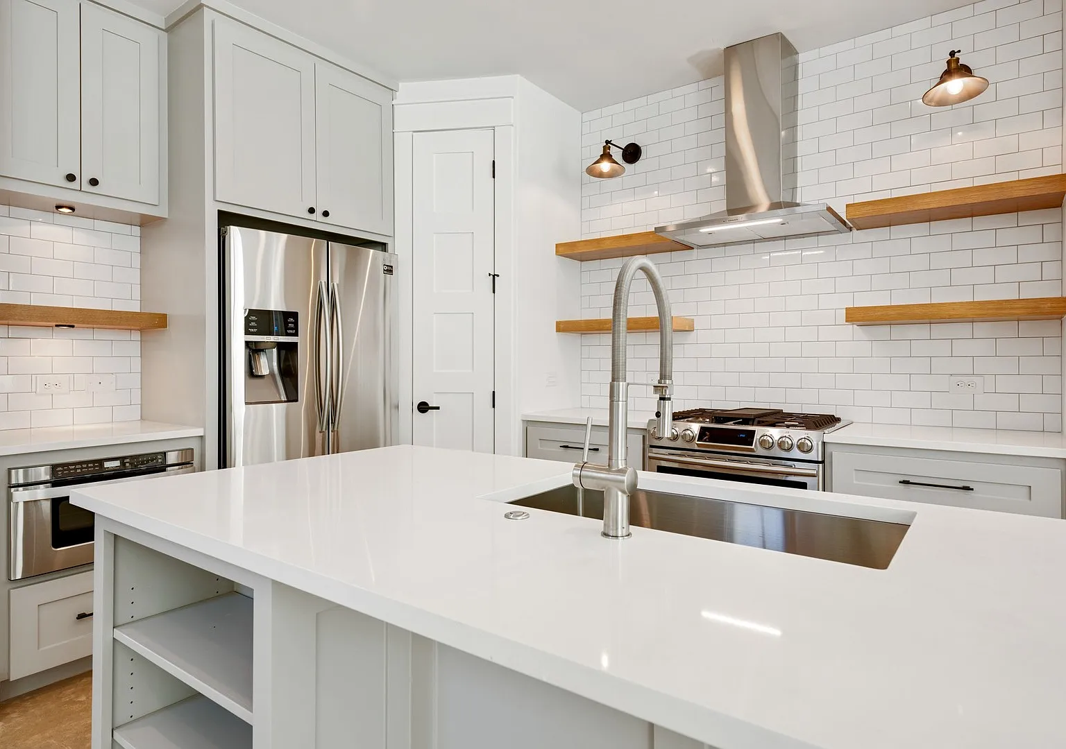 Ut Pre-Lease: 2018 New Construction: Luxury 4 Bed / 3 Bath Home In West Campus — Photo 2