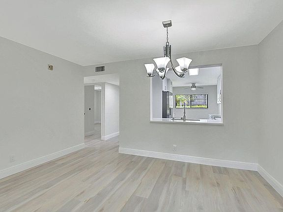 4th image of 15422 Lakes Of Delray Blvd #105