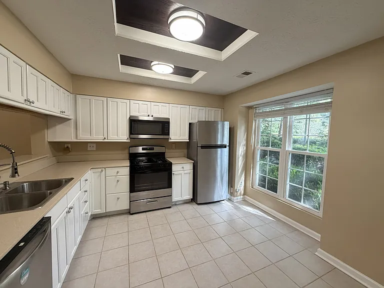208 Wedgewood Way — Photo 8