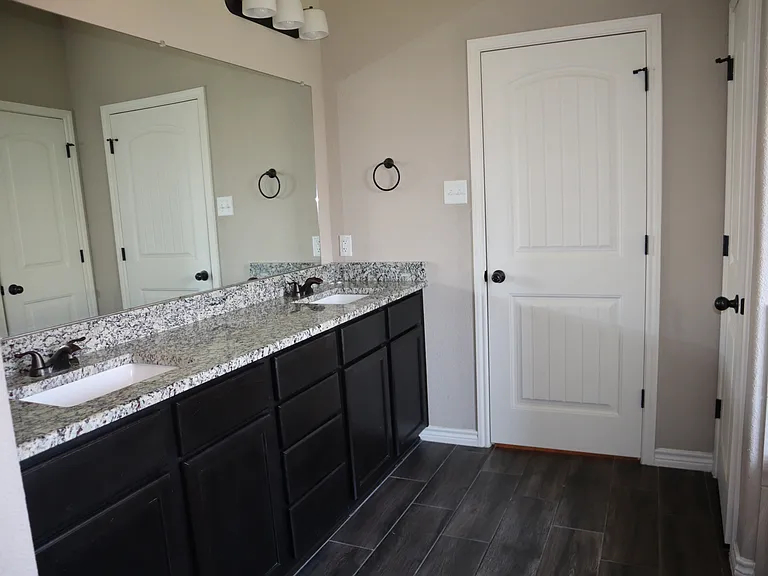 5207 Colina Dr — Photo 36