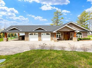 2570 Lakeview Ave, Lewiston, MI 49756