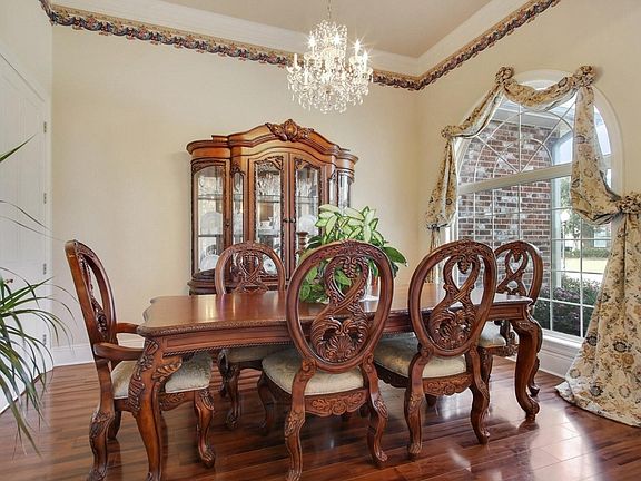 2nd image of 35 Fairway Oaks Dr