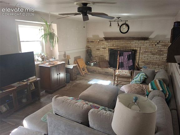 3rd image of 6340 Pawnee Cir