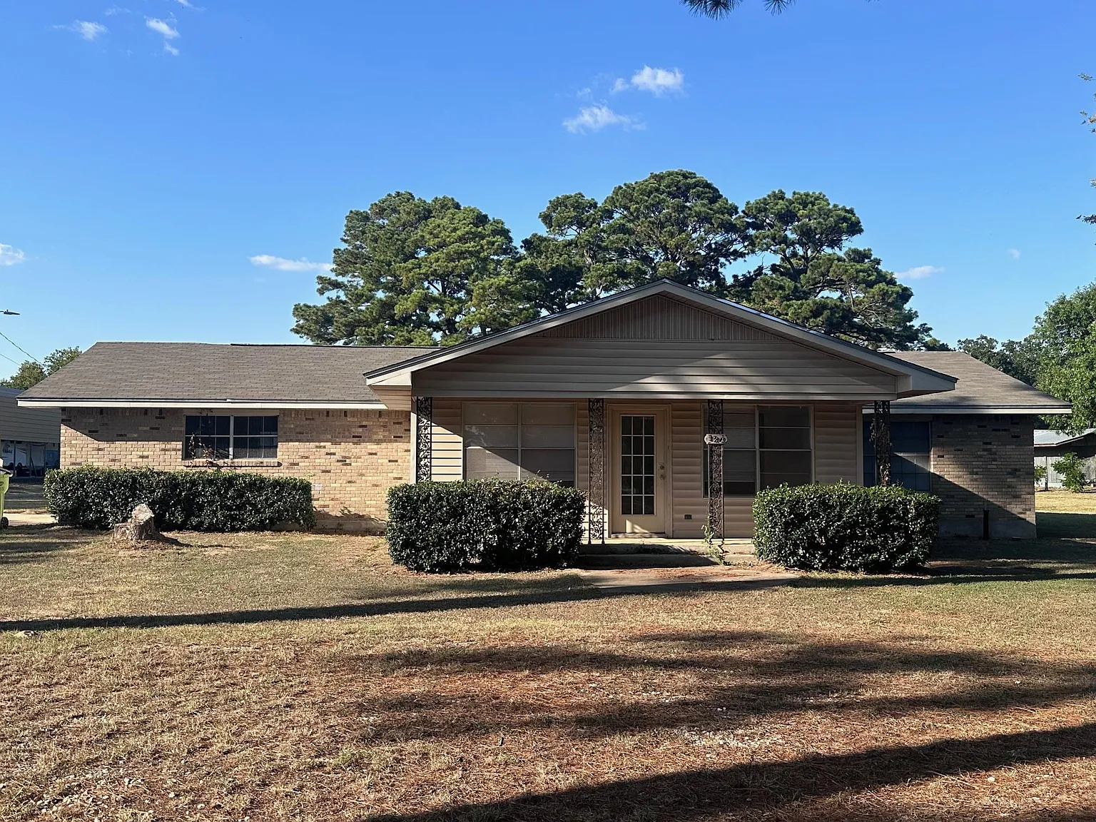 2 bed, 2.0 bath, 1690 sqft, $1,900 — Photo 1
