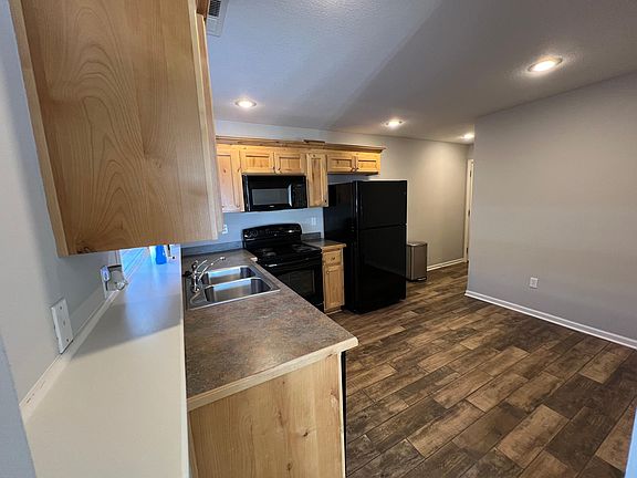 4th image of 144 S Melrose Ln