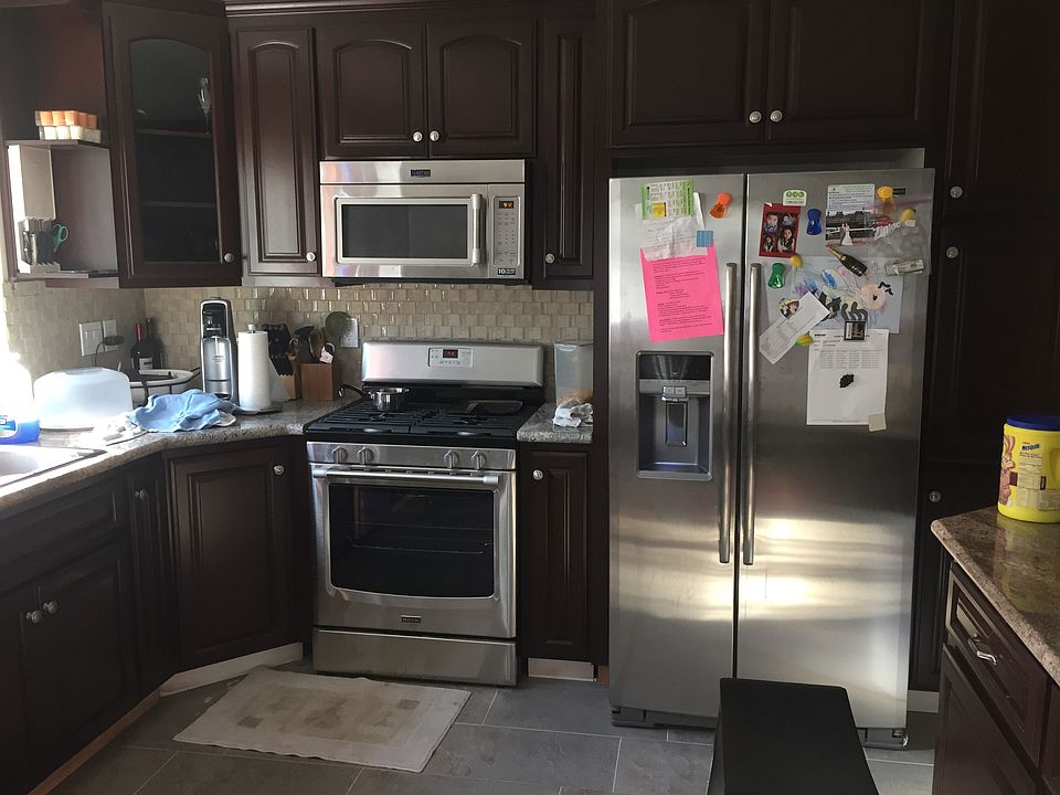 2nd image of 1019 Vernal Ave