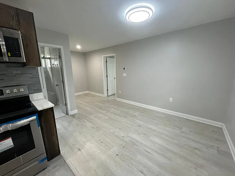 2921 Brown St #B — Photo 4