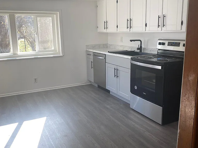 720 9th Ave SW — Photo 6