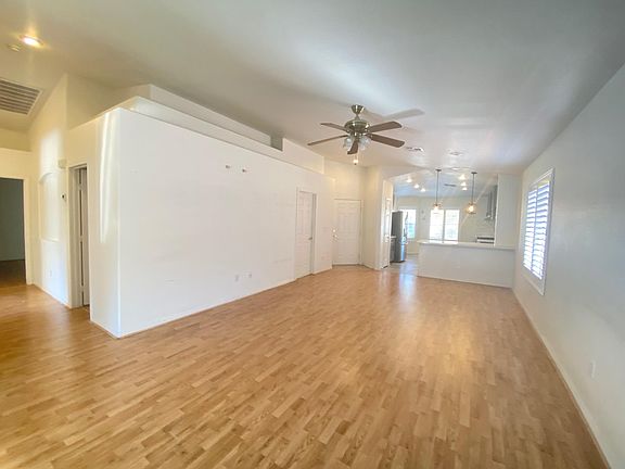 4th image of 3647 Cherbourg Ave