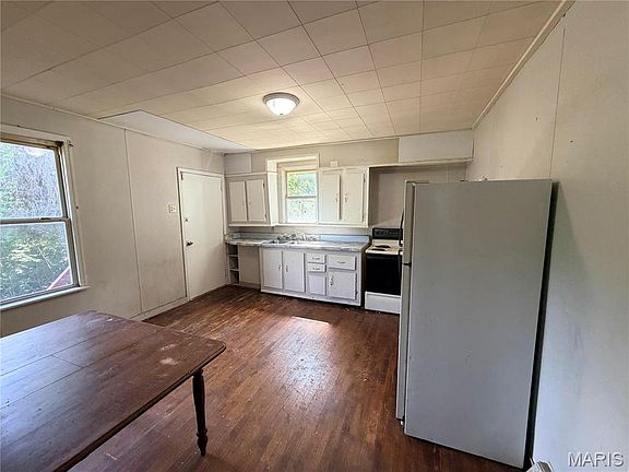 2nd image of 326 Midridge Dr