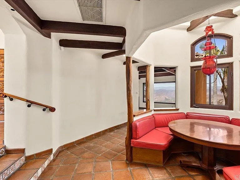 Breakfast nook