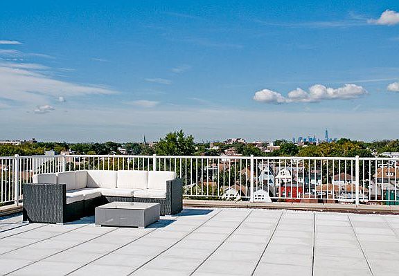 5th image of 11202 Northern Blvd APT 6B