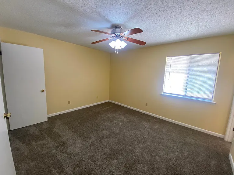 3235 Auburn Pkwy — Photo 11