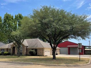 1702 Woodway Dr, Texarkana, AR 71854