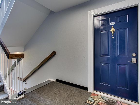 3rd image of 20575 Snowshoe Sq