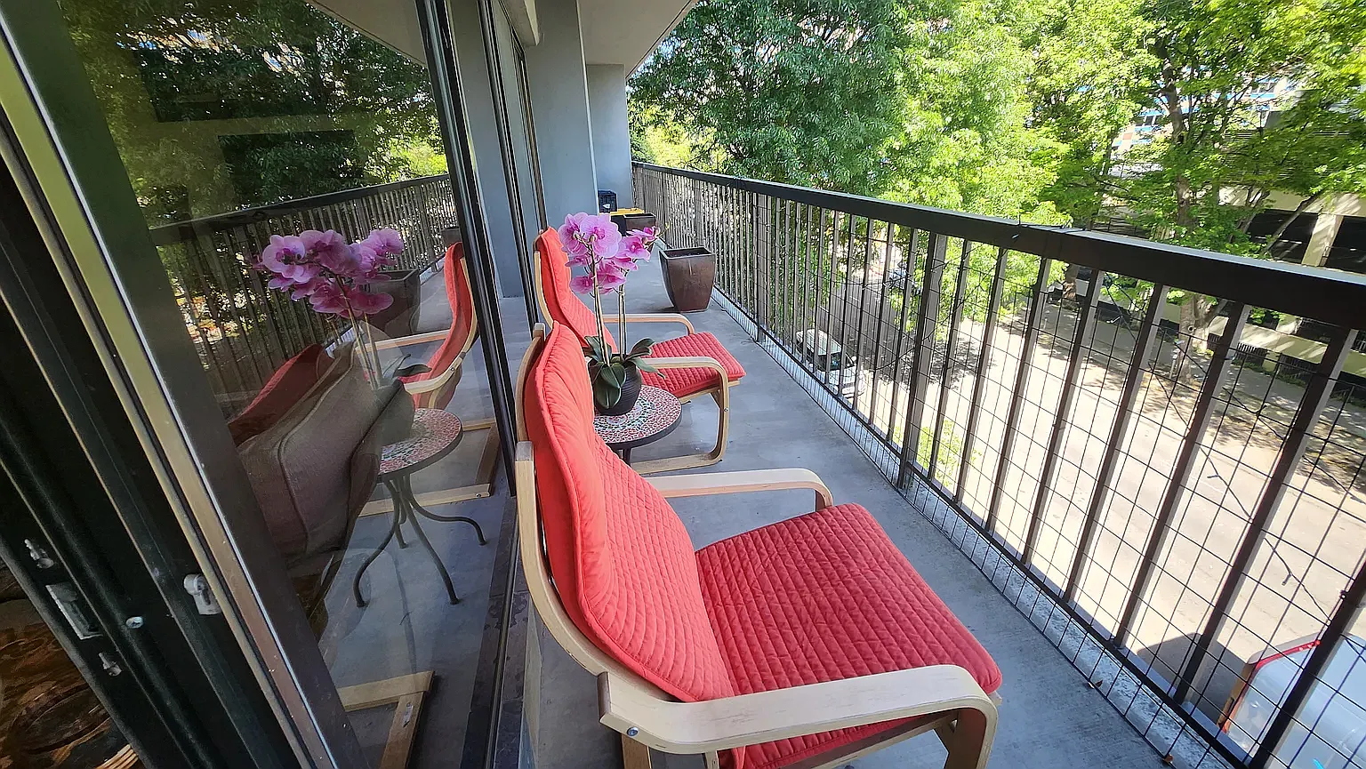 1 bed, 1261 sqft, $2,200 — Photo 2