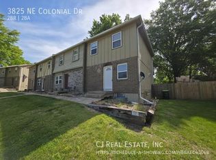 3825 NE Colonial Dr, Lees Summit, MO 64064