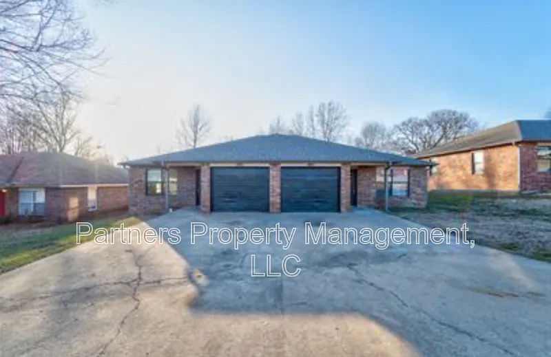 2 bed, 1.5 bath, $1,250 — Photo 1