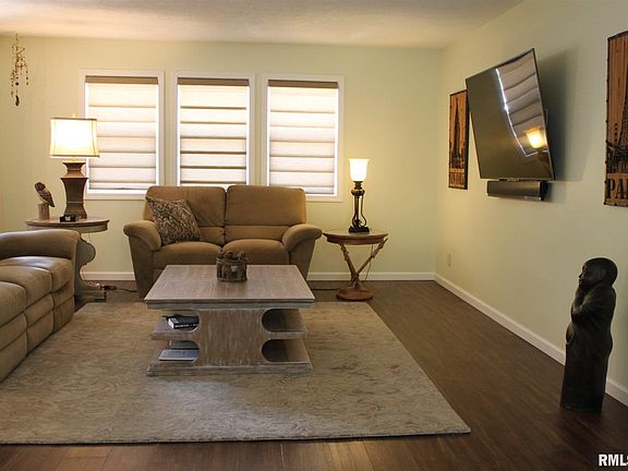 4th image of 605 Terrace Dr