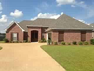 1st image of 120 Lakeway Dr