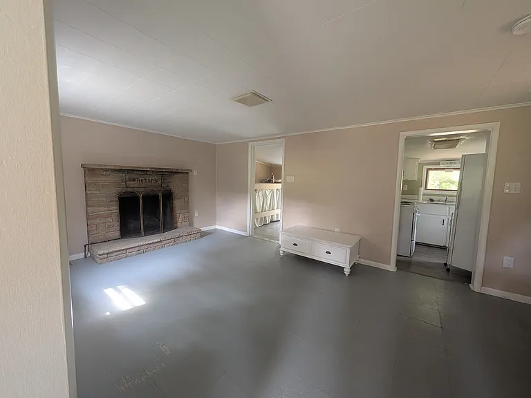 492 Conservation Dr — Photo 2