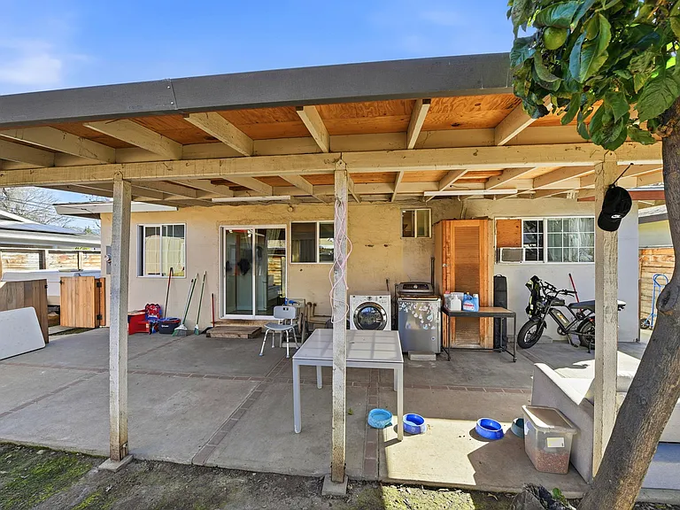 Pacina Dr — Photo 11
