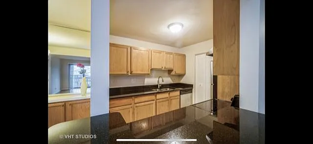 940 N Lakeside Dr #3A — Photo 5