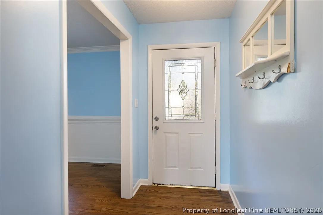 3 bed, 2.0 bath, 1985 sqft, $1,650 — Photo 4