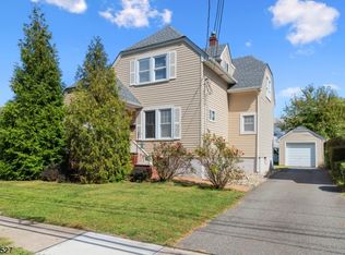 328 Mayhill St, Saddle Brook, NJ 07663