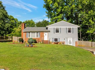 5 Pinefield Dr, Greenville, SC 29605