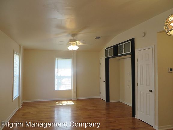 3rd image of 203 N Brushy St