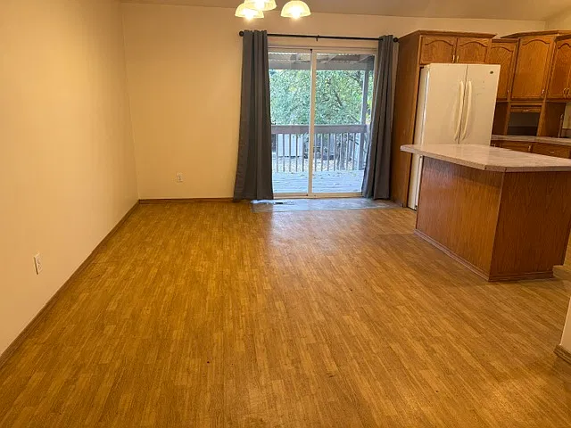 5 bed, 2166 sqft, $2,695 — Photo 4