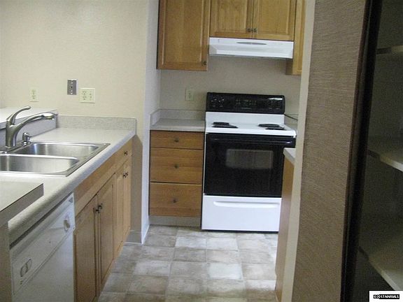 4th image of 1026 Bradley Sq