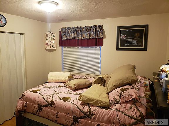 2nd image of 205 N Creighton Way