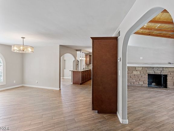 5th image of 607 Bonita Ave