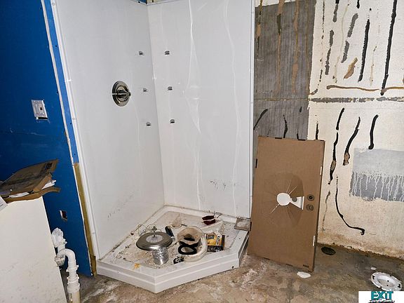 5th image of 1362 Mission Dr