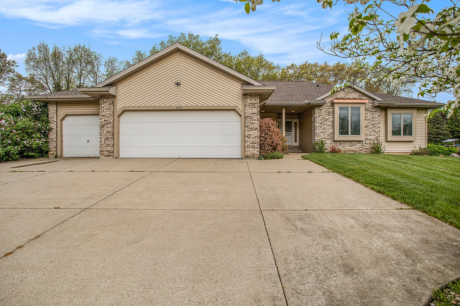 106 Dreamfield Dr photo 1