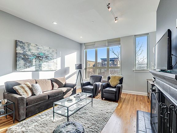 4th image of 4346 N Ashland Ave APT 3S