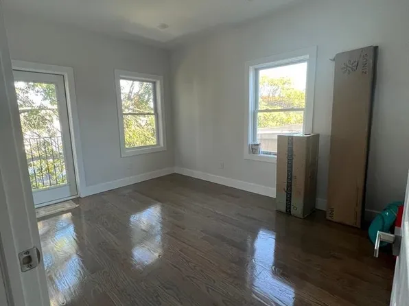 132 Hopkins Avenue image 4 of 13